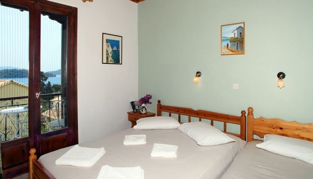 Nostos Hotel 17/40