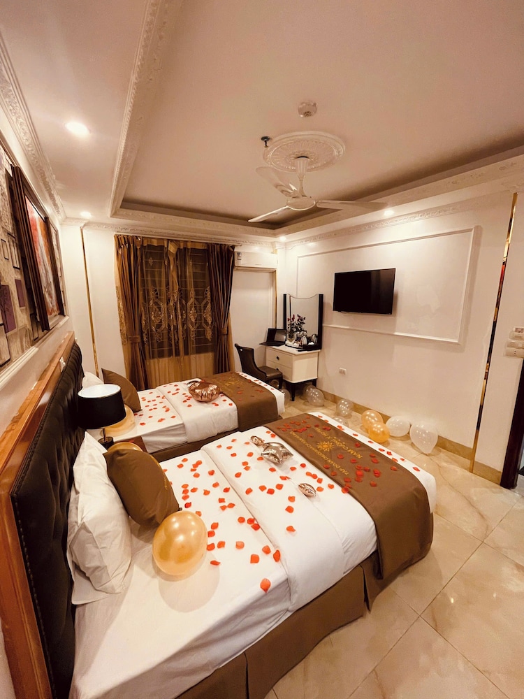 Nam Cuong X Hotel 25/50