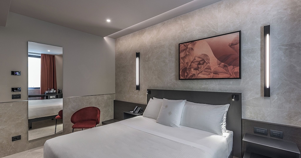 STANDARD, QUEEN BED