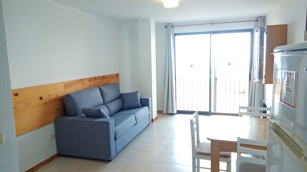 APARTAMENTOS BERNAT PIE DE PLAYA 3000 50/68