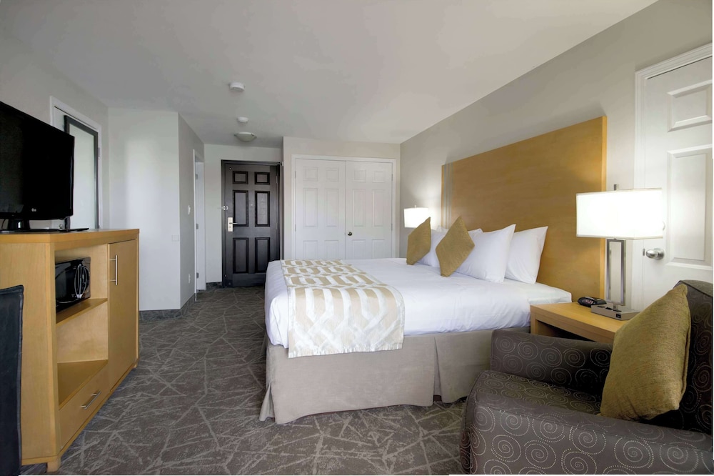 Coast Osoyoos Beach Hotel 14/50