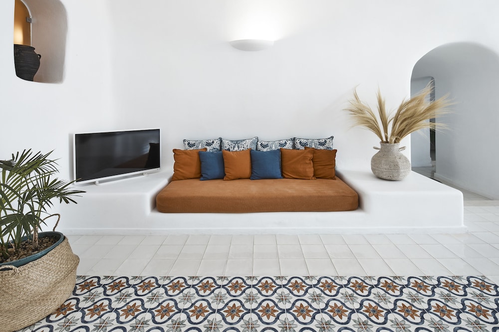Luna Santorini Suites 34/50