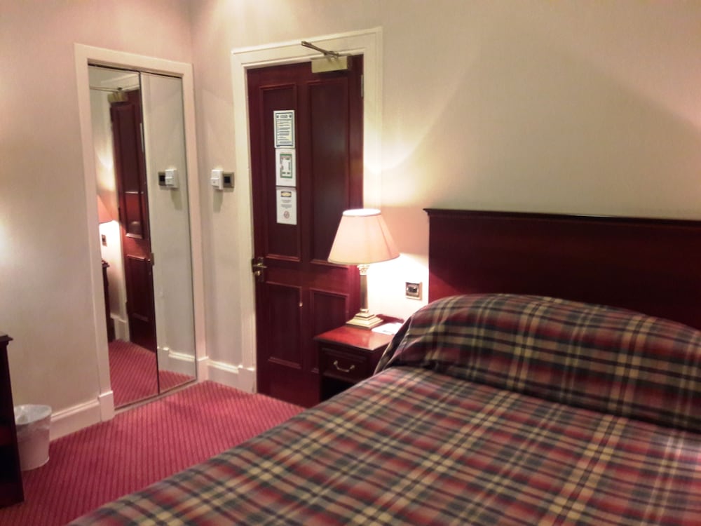 Alexandra Hotel 16/68