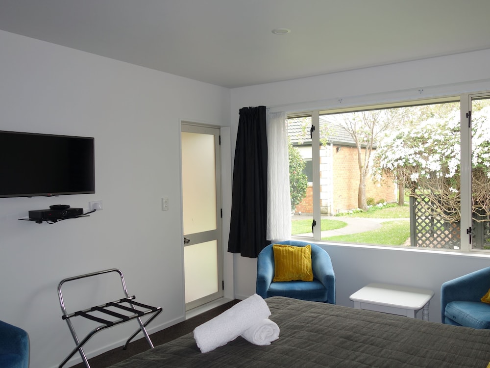Chardonnay Motor Lodge 28/40