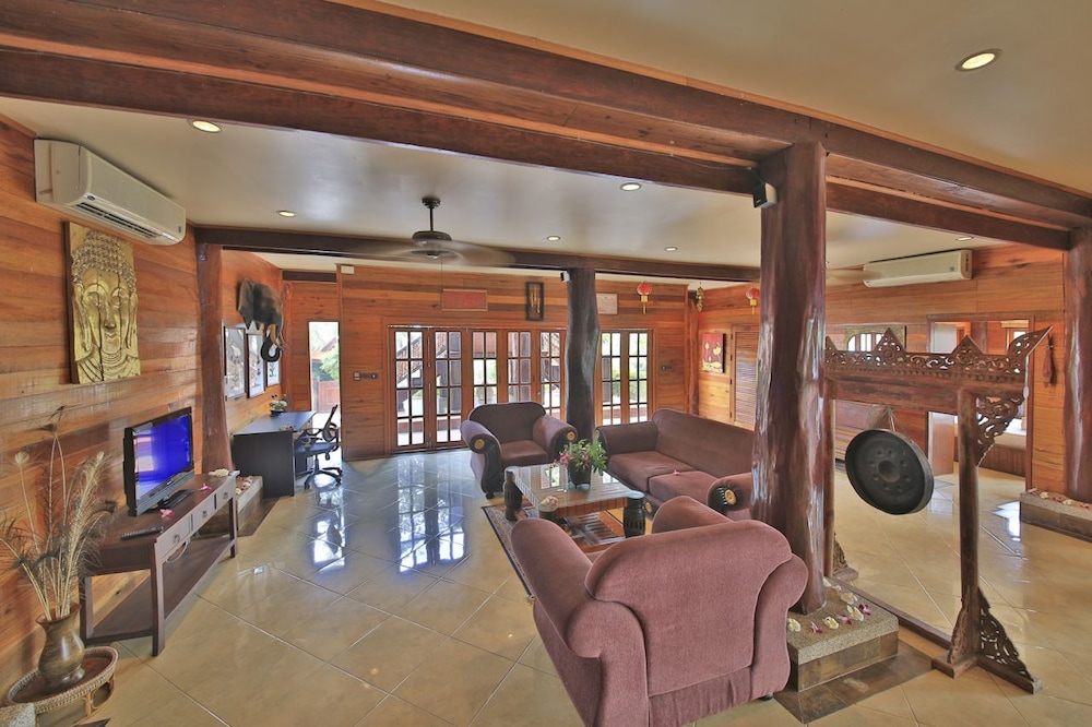 Presidential Thai Villa 16/36