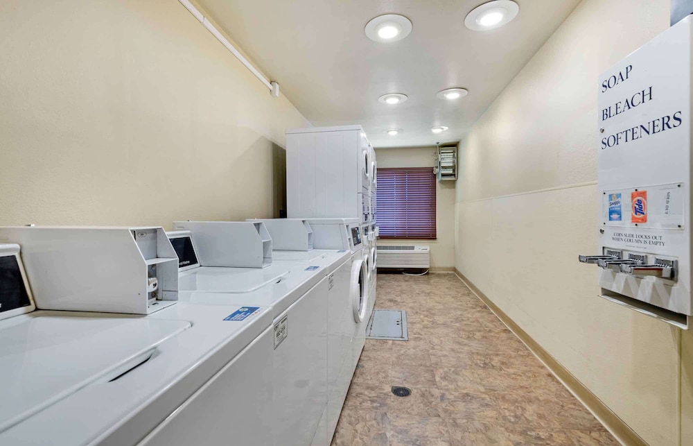 Extended Stay America - Select Suites Laredo 10/41