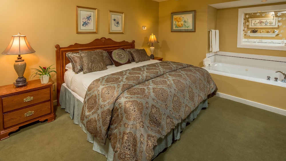 Garden, English, Suite, King Bed