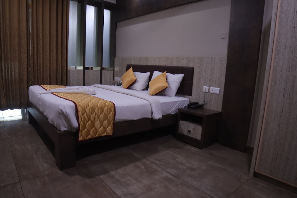 PL A Residency Trichy 22/44