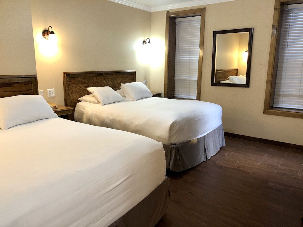 District Hotel 11/59