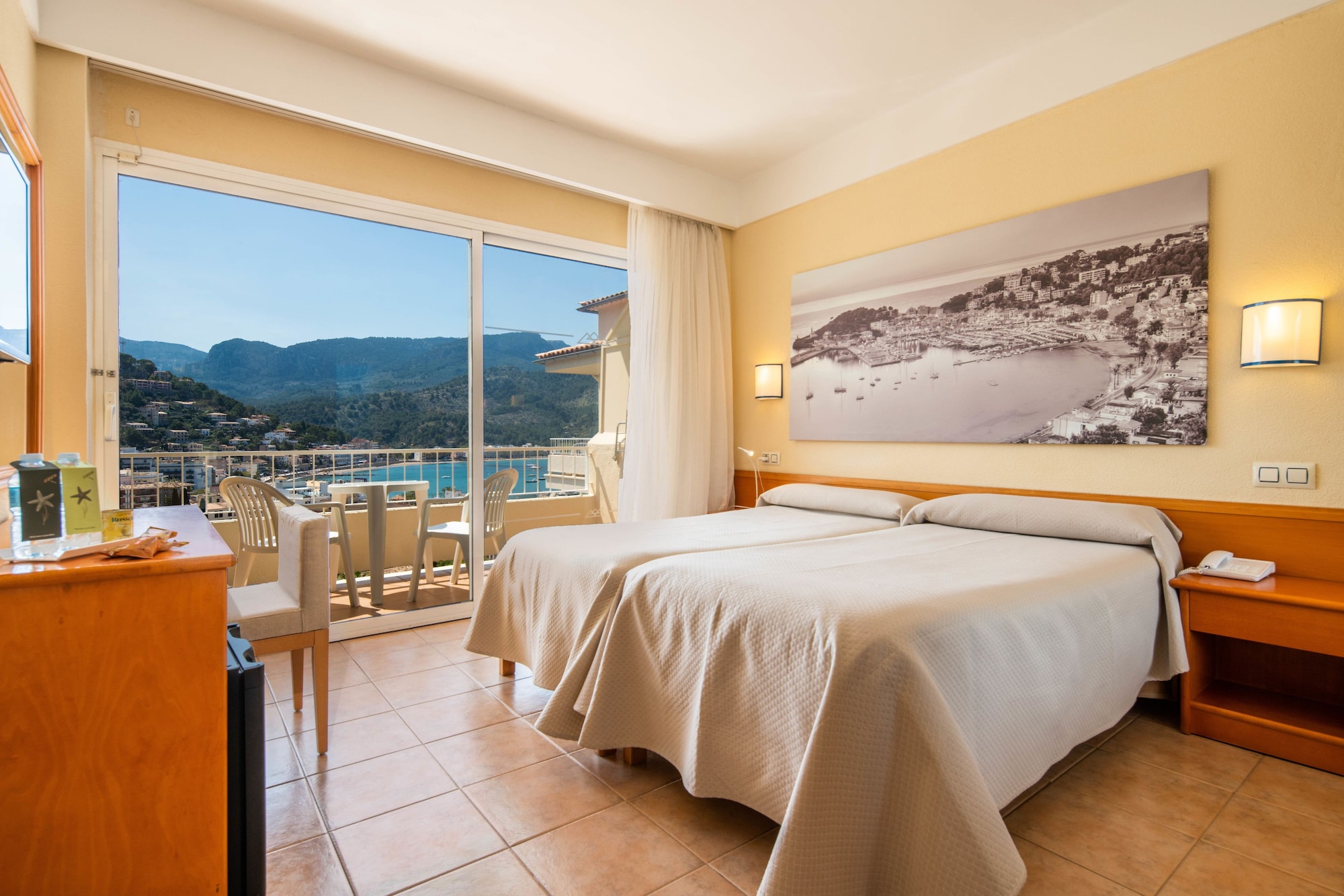 SUPERIOR, SEA VIEW, BALCONY