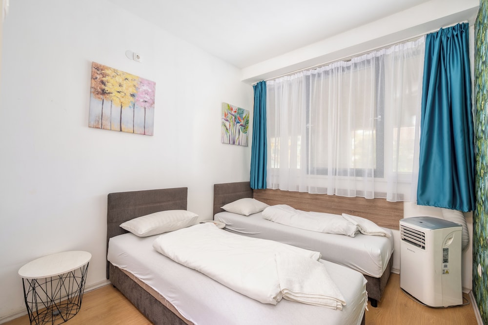 BASIC, TWIN BEDS