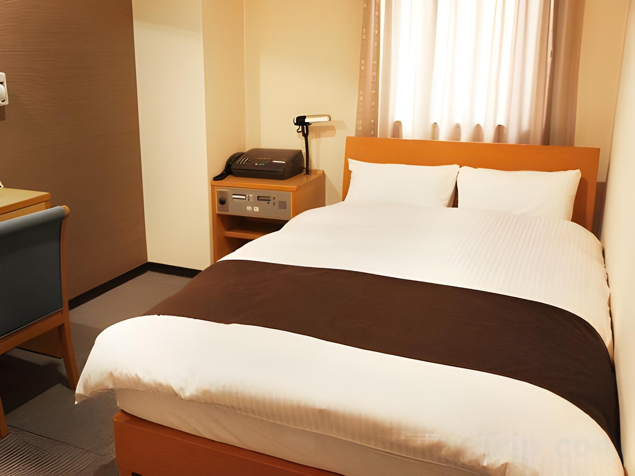Semi Room, Semi Double Bed, Smoking