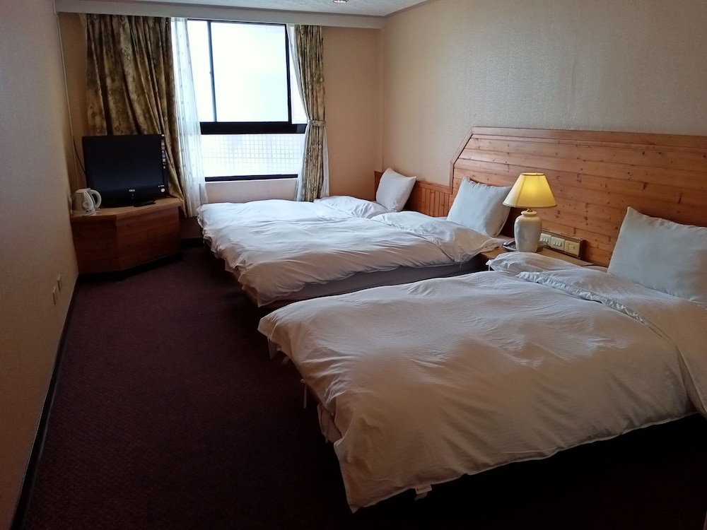 Chungli Business Hotel 13/48