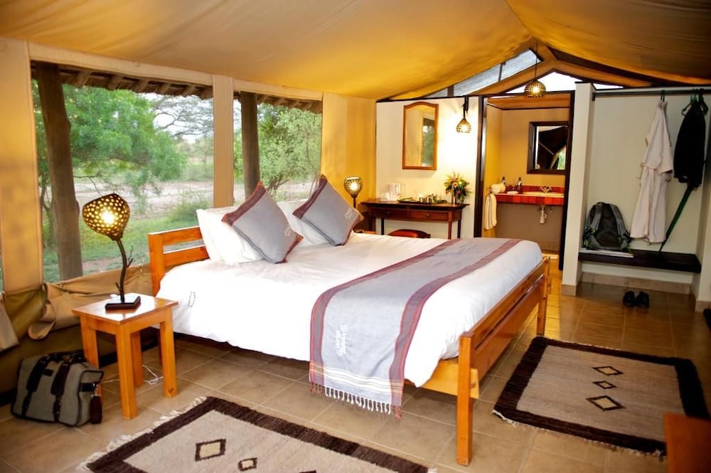 Voyager Ziwani Tented Camp 4/43