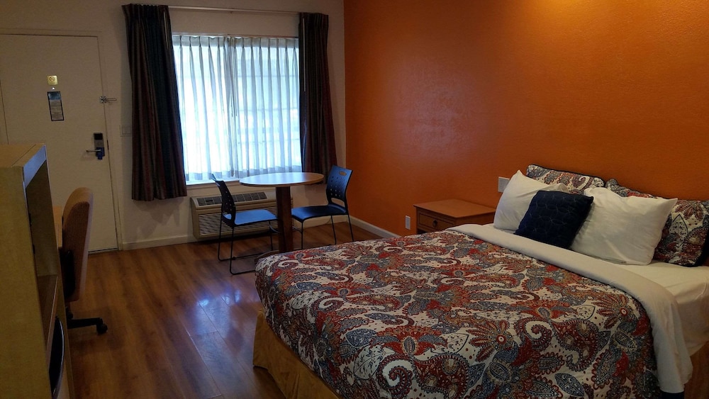 Rodeway Inn Alameda-Oakland 6/15