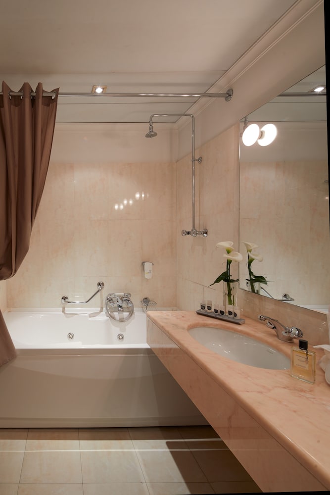 Hotel Accademia Verona 80/80