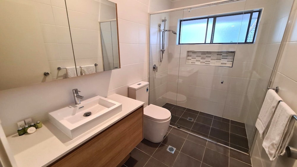 Mercure Lake Macquarie Raffertys Resort 73/74