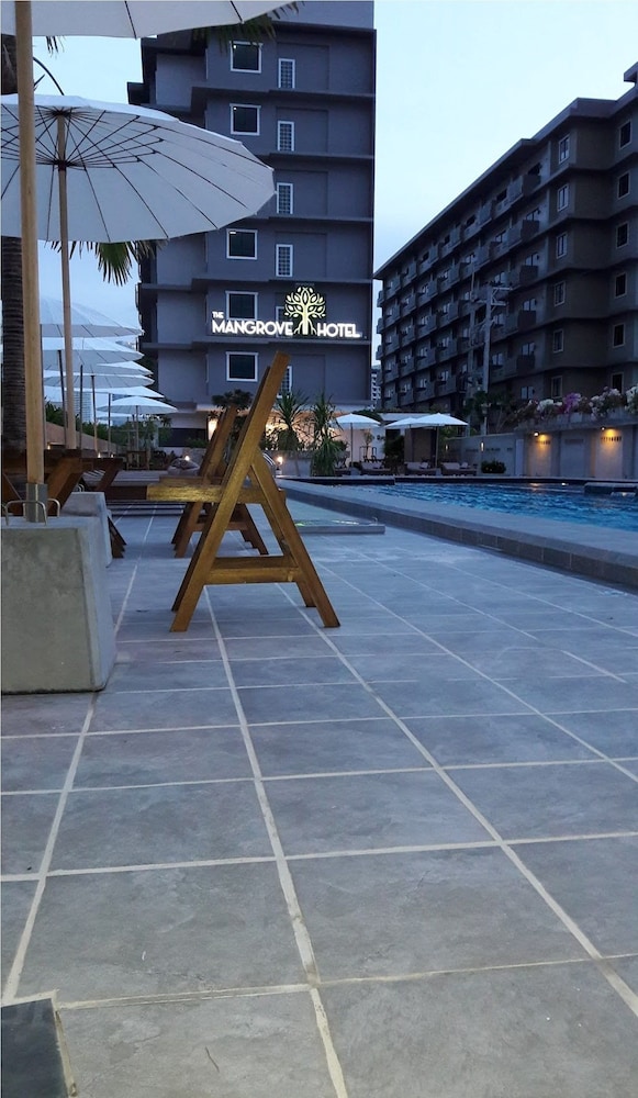The Mangrove Hotel 44/51