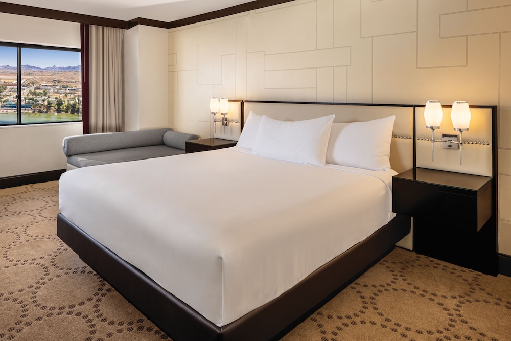 Room, King Bed, River View, South Tower