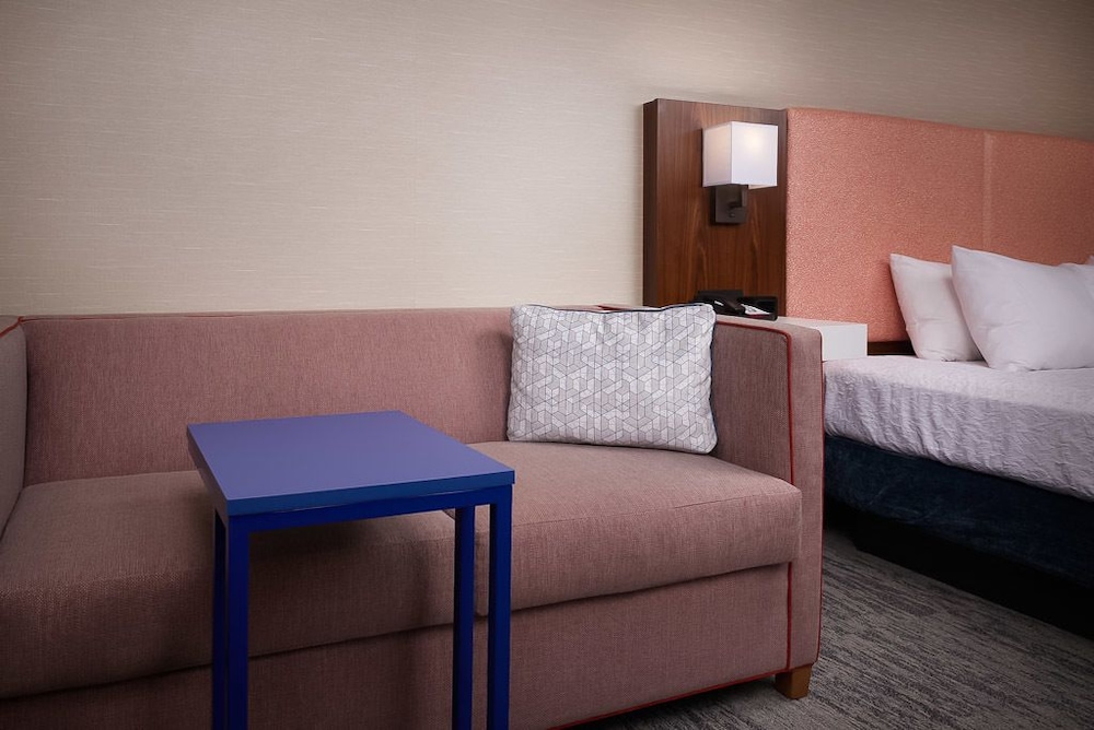 Hampton Inn Youngstown-West/I-80 13/32