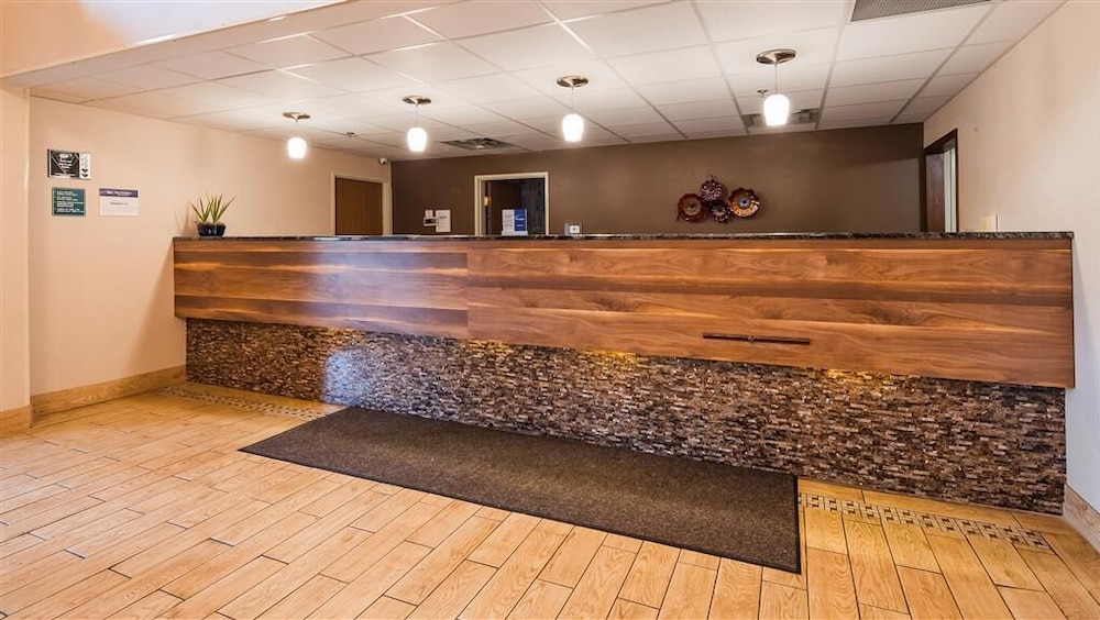 Country Inn & Suites by Radisson, Pickerington, OH 7/47