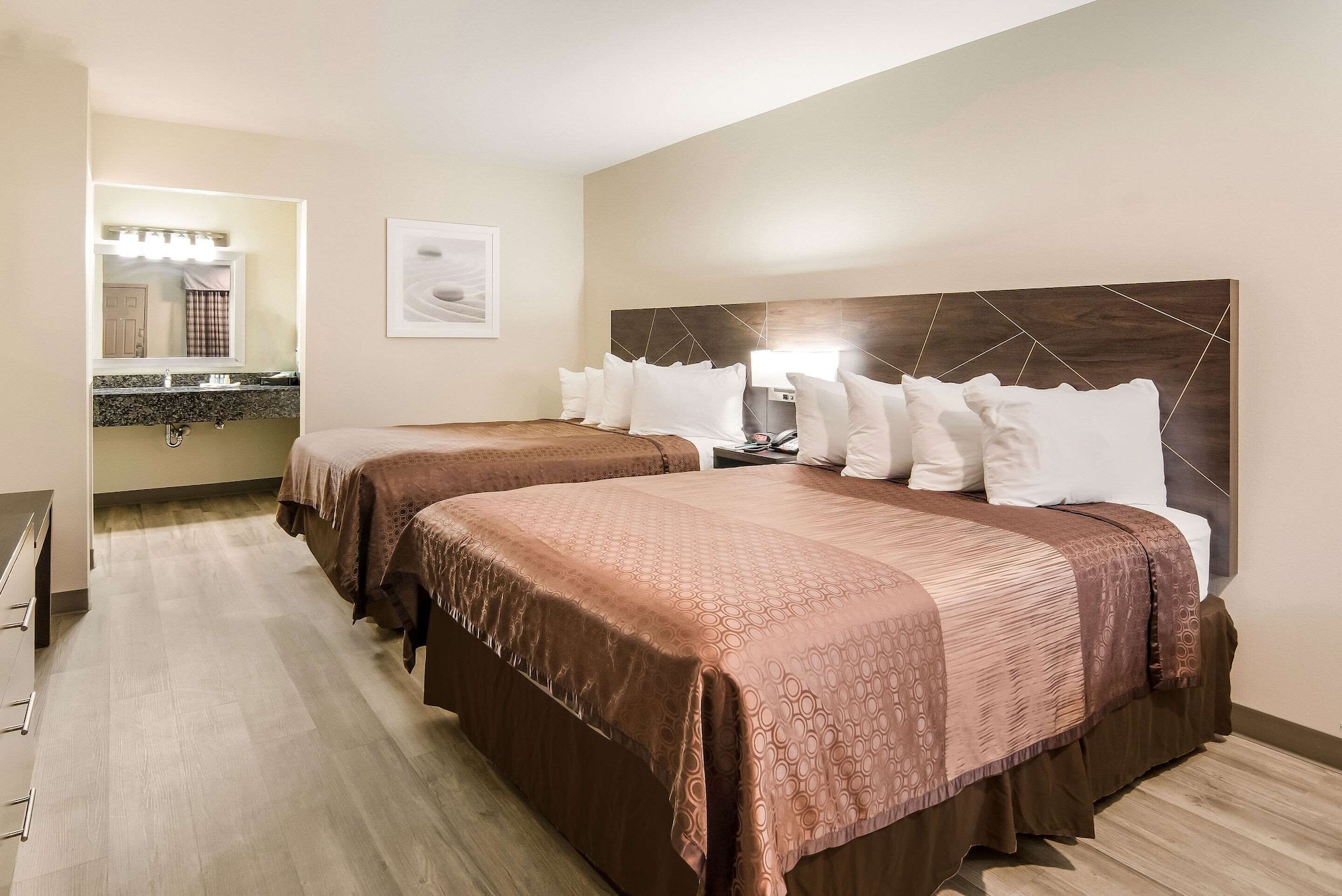 ROOM, 2 DOUBLE BEDS