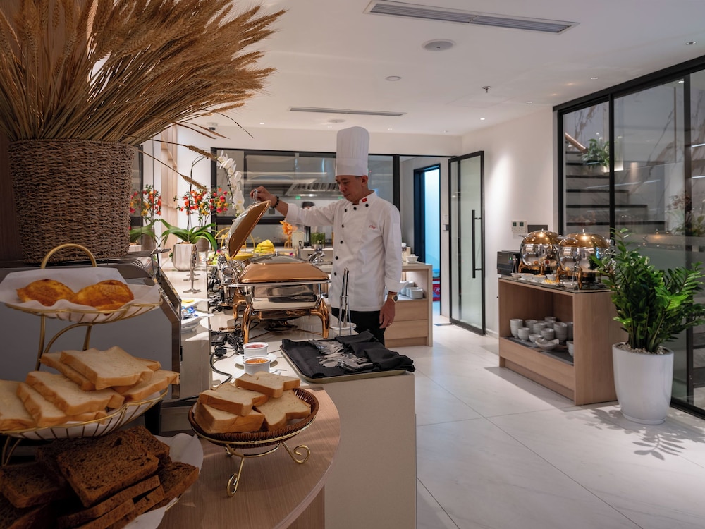 H Hotel Ha Noi 21/37