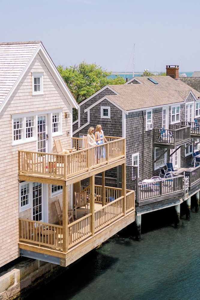 The Cottages And Lofts At Boat Basin 62/66
