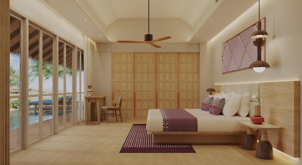 Beachfront Pool Suite