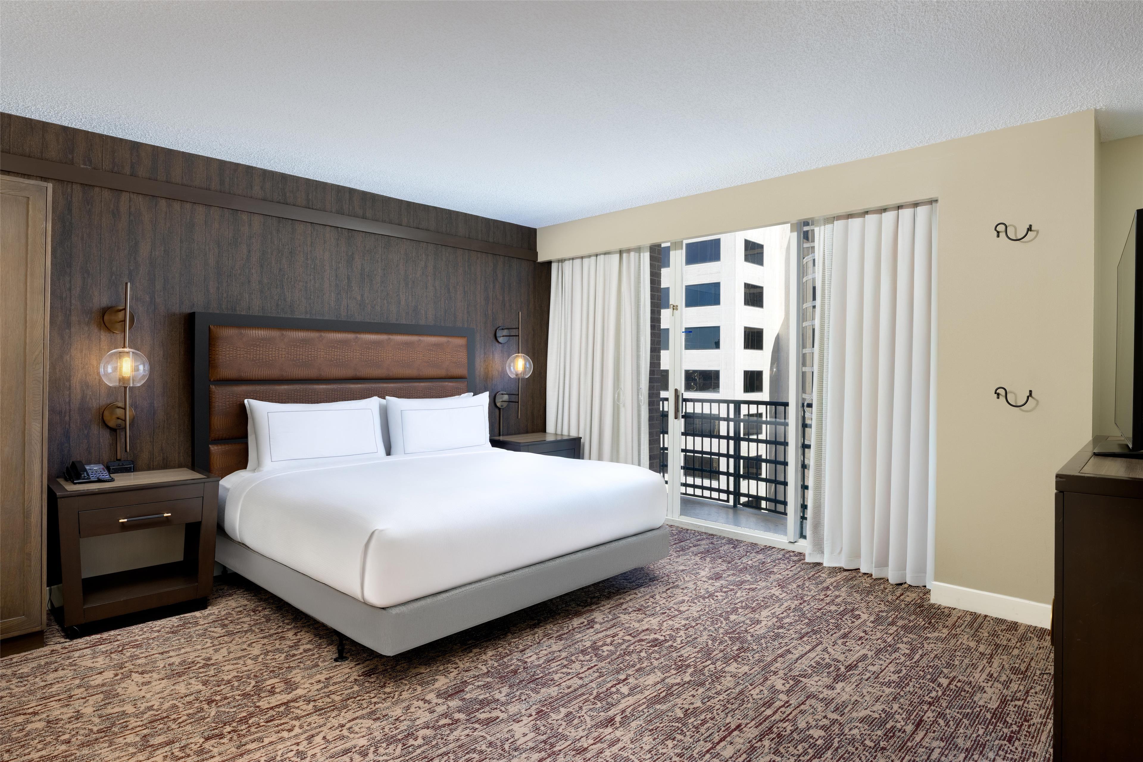 ROOF TOP, PENTHOUSE SUITE, KING BED, PATIO