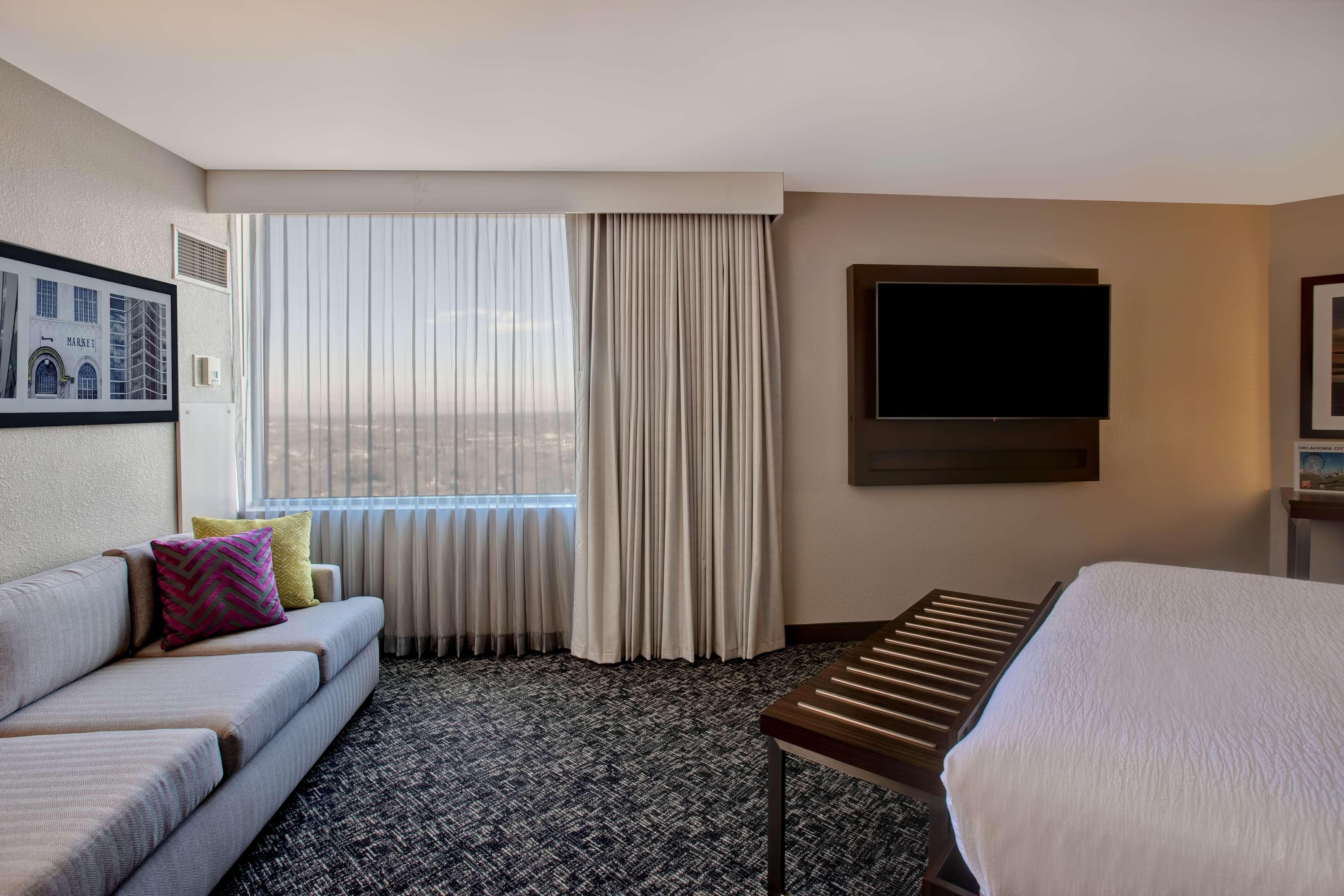 1 BEDROOM, STUDIO, SUITE, KING BED