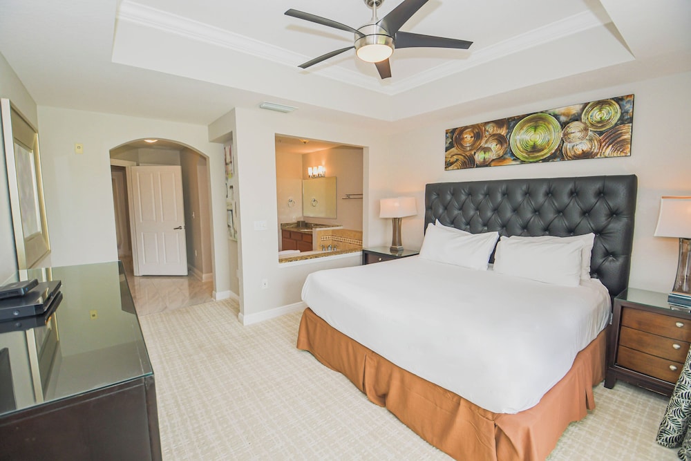 3 Bedrooms, Deluxe, Villa, King and Twin Beds, Queen Bed, 2 Bathrooms