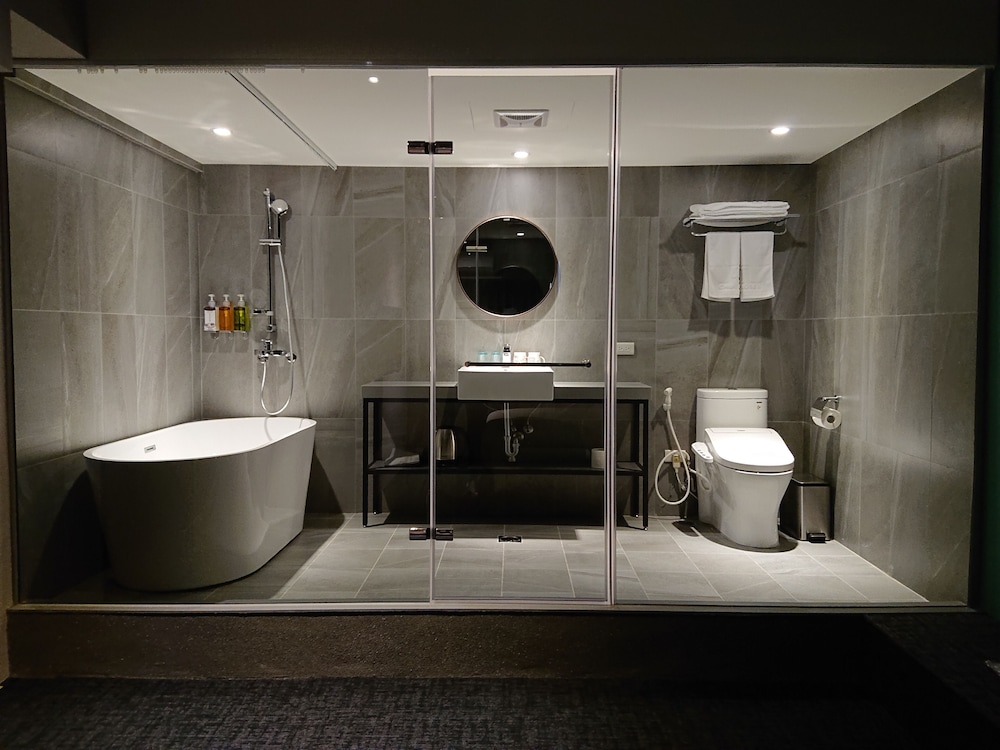 Cho Hotel 3 49/50