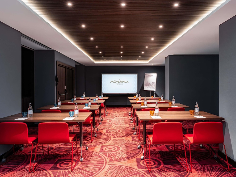 Movenpick Yerevan 54/63