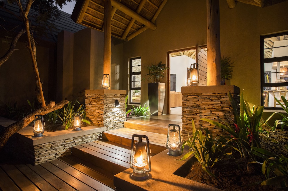 Moya Safari Villa 32/38