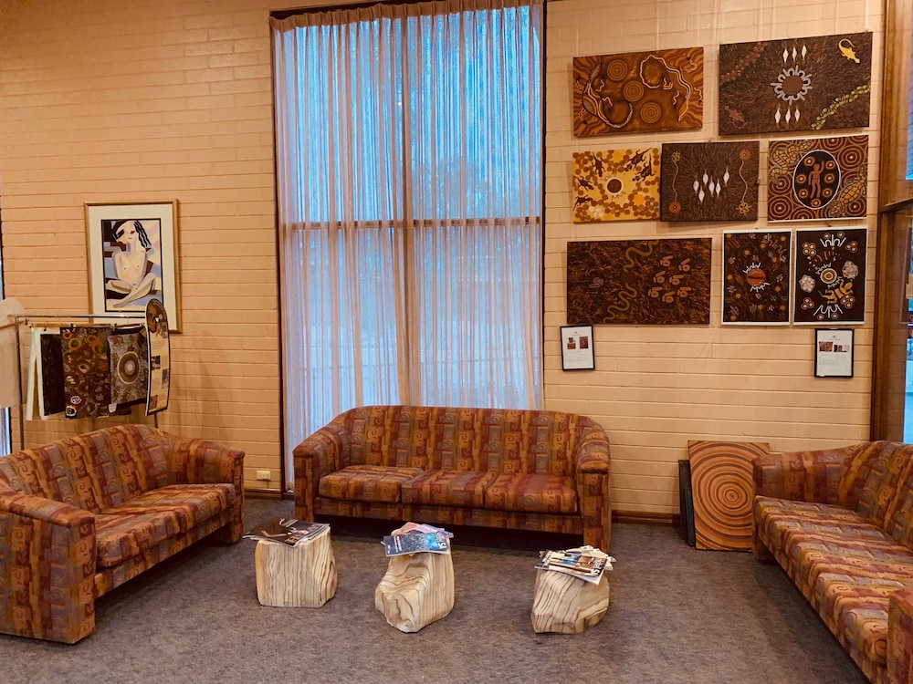 Desert Cave Hotel 25/50