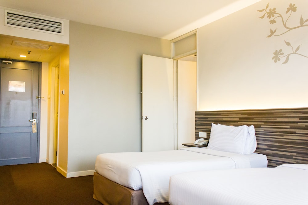THE 5 ELEMENTS HOTEL 20/74