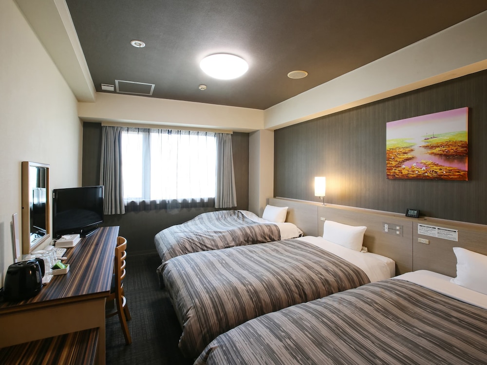 ROOM, TRIPLE
