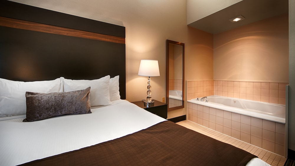Best Western Alderwood 17/48