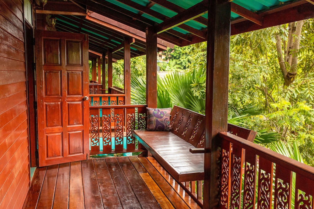 Baan Haad Yao Villas 24/48