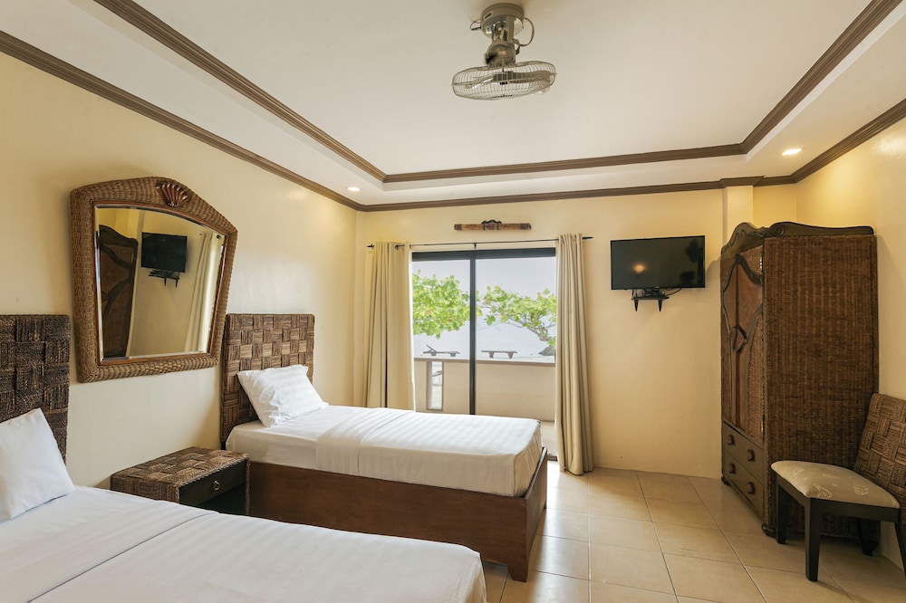Turtle Bay Dive Resort 12/49