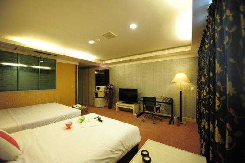 Metro Tourist Hotel 8/31