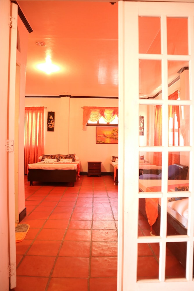 Isla Bonita Beach Resort 33/67
