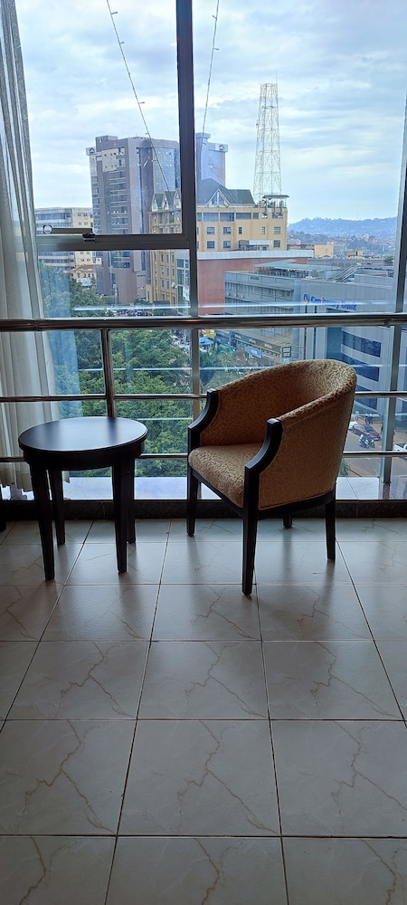 Kooki Hotel 28/50