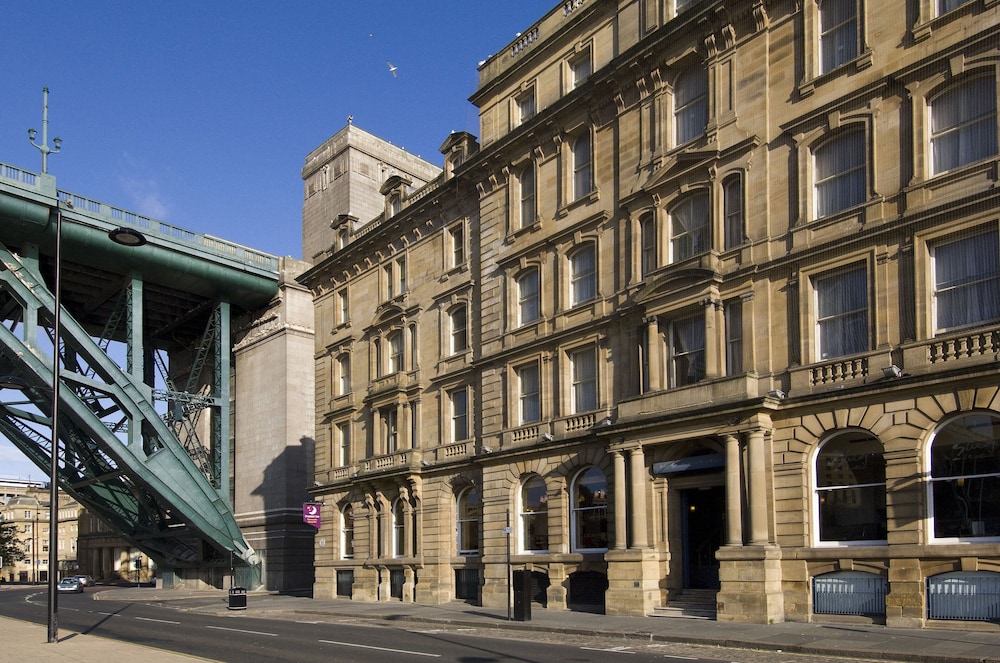 Premier Inn Newcastle City Centre (Quayside) 31/35