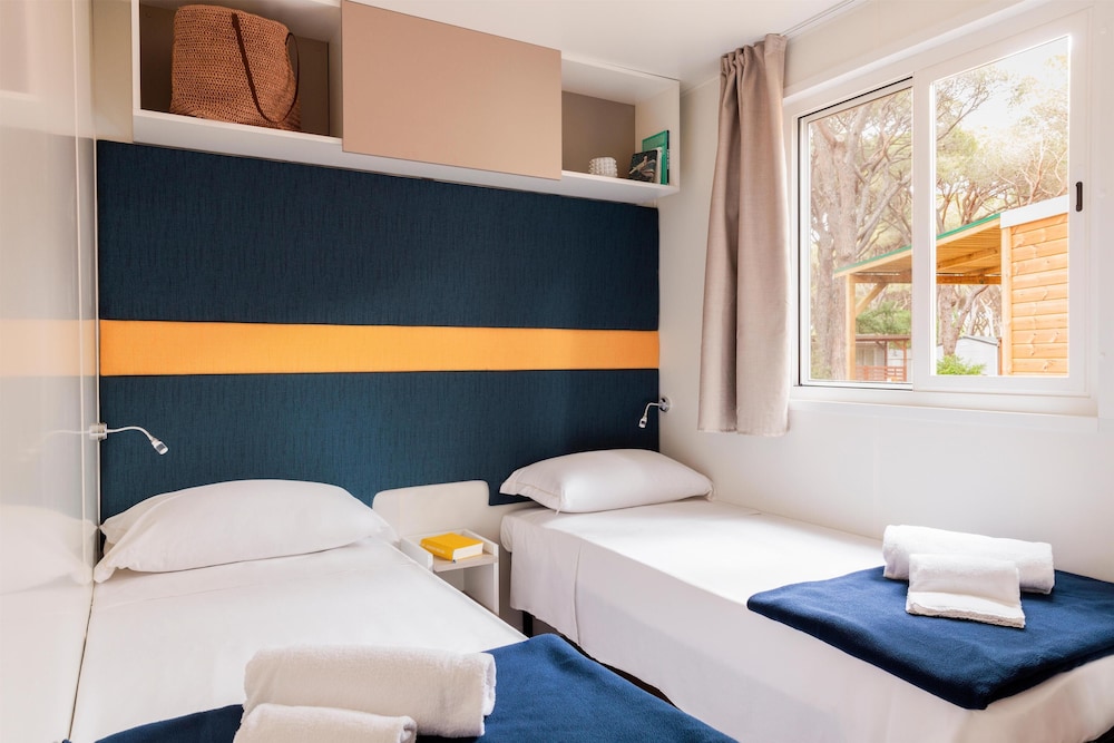 Elite, Mobile Home, Twin Beds, Sofa