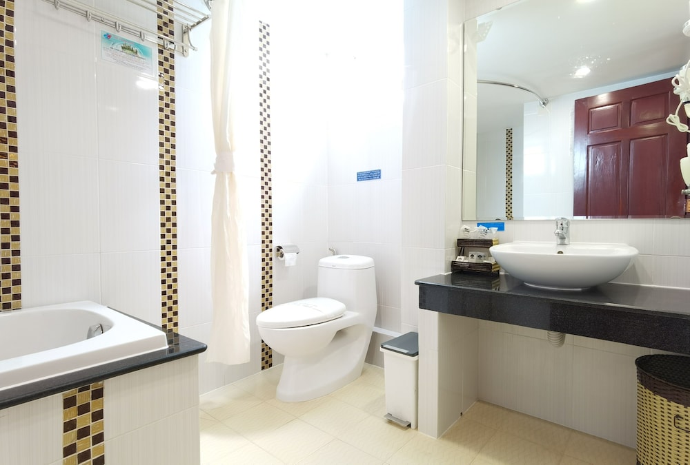 Duc Vuong Hotel 34/86