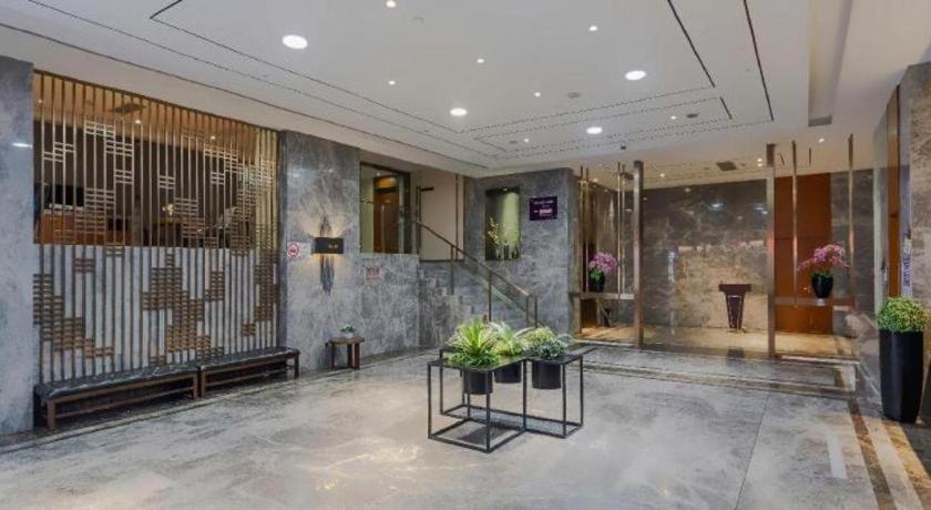 Yitel (Shanghai Hongqiao Linkong Industrial Park, Songhong Road Metro Station) 12/50