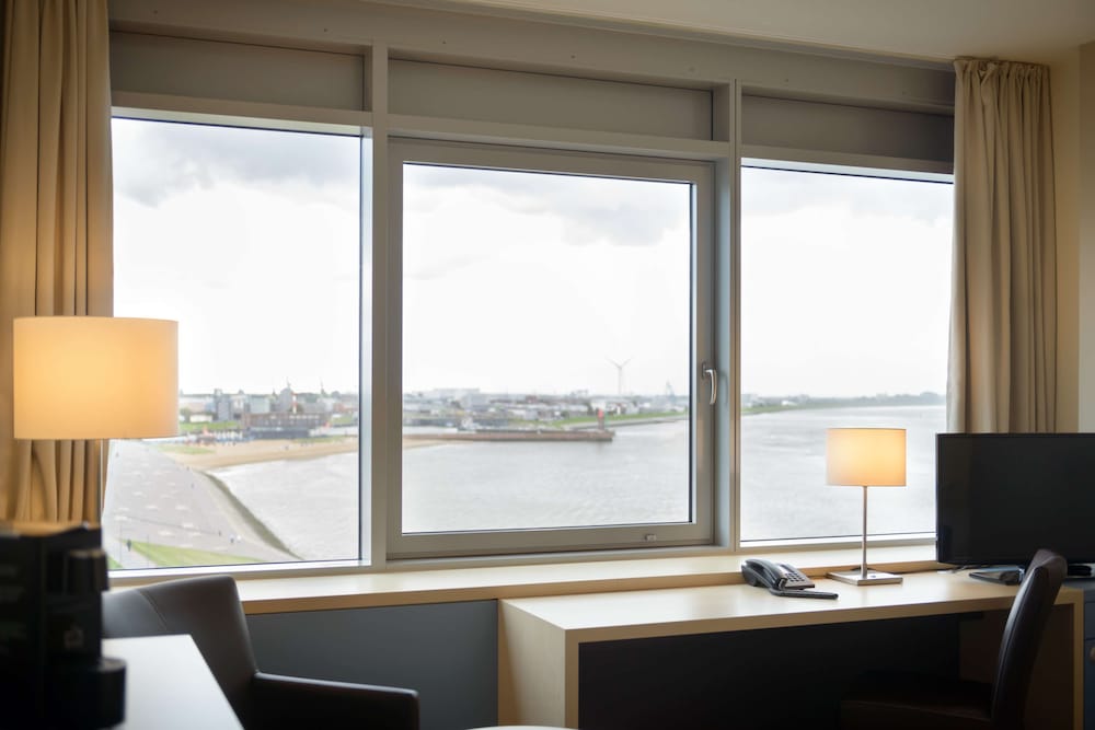 Atlantic Hotel Sail City 37/62