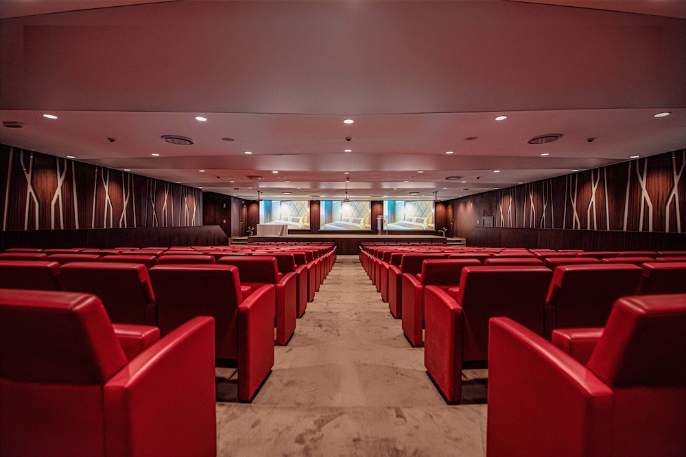 Krystal Palace Douala 26/39